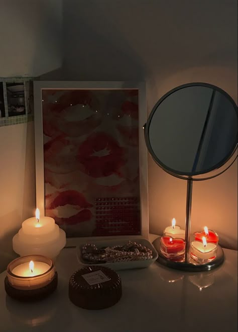 Room Inspo Dark Aesthetic, Coquette Room Aesthetic Red, Cozy Flat Aesthetic, Dark Aesthetic Room Decor, Dark Red Room Ideas, Red Themed Bedroom Aesthetic, Dark Red Aesthetic Room, Red Rooms Aesthetic, Cherry Red Bedroom Aesthetic