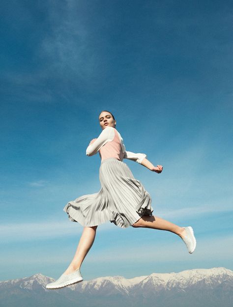 Trampoline Photoshoot, Air Photoshoot, Jumping Trampoline, Flying Dress, Levitation Photography, Cut Out People, Human Reference, Sky Photos, Fashion Art