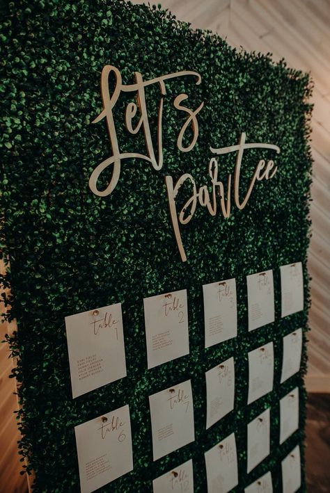 Wedding Seating Chart Hedge Wall, Seating Chart On Greenery Wall, Golf Table Numbers Wedding, Golf Course Wedding Seating Chart, Greenery Wall Seating Chart Wedding, Grass Wall Seating Chart Wedding, Boxwood Wall Seating Chart, Golf Themed Wedding Seating Chart, Golf Ball Seating Chart Wedding