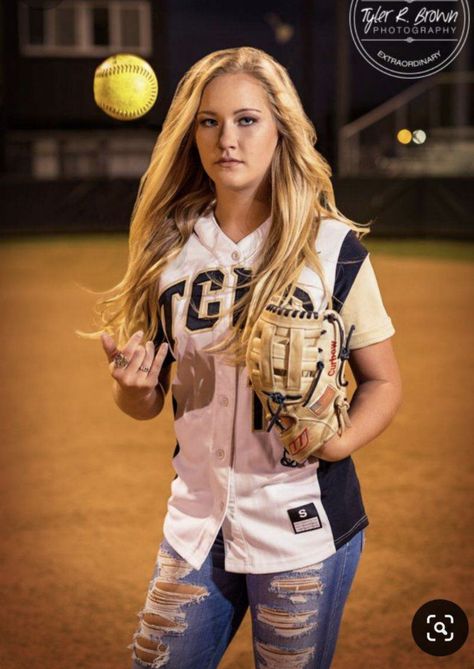 Softball Team Pictures, Softball Pictures Poses, Softball Picture, Softball Pics, Softball Photography, Softball Photos, Softball Senior Pictures, Ball Photography, Senior Softball