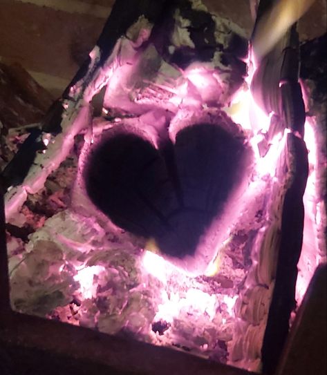 Heart Fire Aesthetic, Hearts Athestic, Heart On Fire Aesthetic, Fire Heart Aesthetic, Fake Love Aesthetic, Heart Shaped Aesthetic, Heart Shape Aesthetic, Heart Pfps, Heart Core