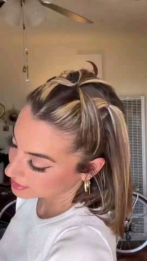 Short Hairstyles To Do With Short Hair, Visor Hairstyles Cute Short Hair, Crimped Hairstyles For Short Hair, Crazy Hair Day Women, Medium Length Hairstyle Tutorials, Diy Hair Styles Easy, 5 Min Hairstyles For Short Hair, Short Curly Rubber Band Hairstyles, Boho Style Short Hair