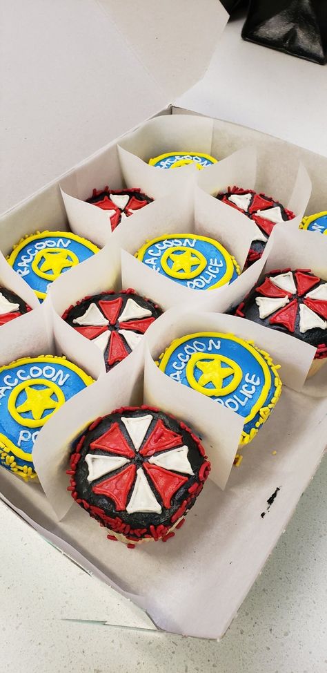 Resident Evil Cake Ideas, Resident Evil Birthday Cake, Resident Evil Food, Resident Evil Merch, Resident Evil Cake, Resident Evil Birthday, Bd Ideas, Horror Merch, Unique Party Themes