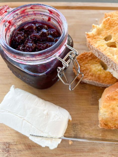 Blueberry Jalapeno Jam Canning Recipes, Blueberry Habanero Jam, Blueberry Pepper Jelly Recipe, Blueberry Jalapeno Jam Recipe, Blueberry Jalapeno Jam, Blueberry Jalapeno Jelly Recipe, Jalapeno Jelly Recipe, Blueberry Ideas, Strawberry Jalapeno Jam