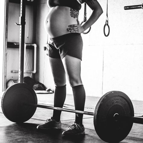 Fitness is not a hobby it is a lifestyle! Maternity Crossfit photo shoot Pregnant Fitness Photoshoot, Fitness Maternity Shoot, Gym Maternity Photoshoot, Fit Pregnancy Pictures, Maternity Fitness, Prenatal Fitness, Women Fitness Photography, Lifestyle Maternity, Shooting Studio