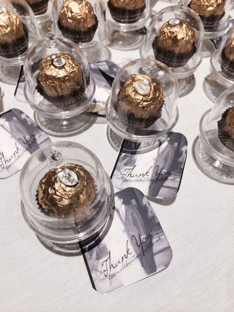 My aunts ferrero rocher idea for my great aunts candy buffet for her 50th Gold Wedding Anniversary Wedding Giveaways Ideas, Wedding Anniversary Favors, Diy Candy Bar, Trendy Wedding Favors, Gold Wedding Anniversary, Anniversary Favors, Chocolate Wedding Favors, Wedding Giveaways, Edible Wedding Favors