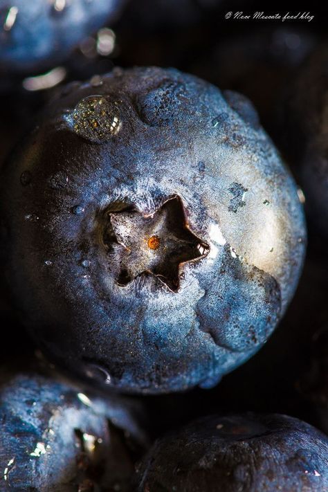 Nature Photography Macro, Macro Fruit Photography, Blueberry Photo, Surfaces Photography, Textured Photography, Macro Photography Water, Blueberry Photography, Macro Photography Ideas, Fruit Photos