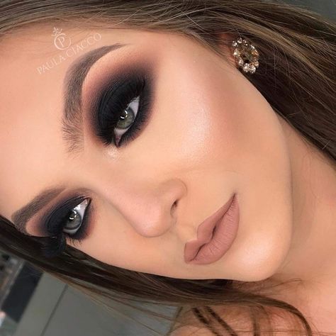 Soft Glam Smokey Eye, Smokey Eye For Beginners, Easy Smokey Eye Tutorial, Purple Smokey Eye Tutorial, Easy Smokey Eye, Smokey Eye Looks, Dark Smokey Eye Makeup, Brown Smokey Eye Makeup, Black Smokey Eye Makeup