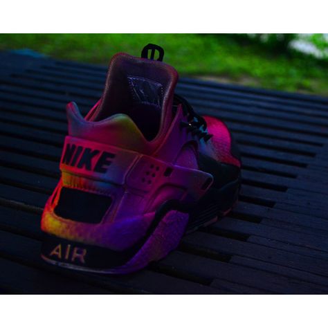 NEON Nike Huarache Customs (£130) ❤ liked on Polyvore Haraches Shoes, Huarache Outfit, Custom Huaraches, Huaraches Outfit, Huarache Nike, Neon Nike, Huarache Shoes, Black Huarache, Nike Kicks