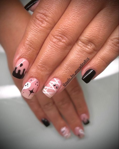 Ghost nails, mummy nails, cute Halloween nails Mummy Nails, Ghost Nails, Nails Neutral, Cute Halloween Nails, Nails Cute, Black Nails, Halloween Nails, Cute Halloween, Ghost