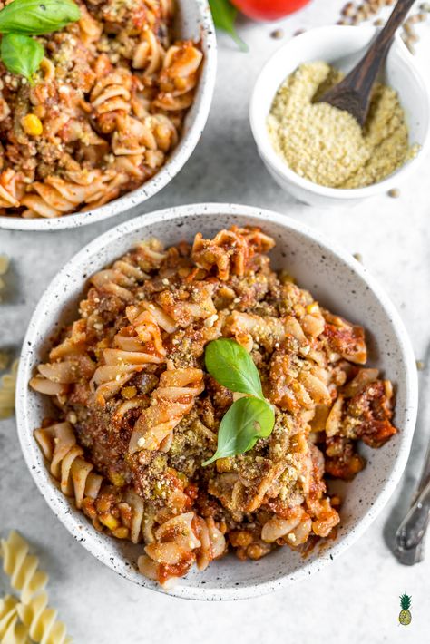 Get ready for an easy, hearty, and vegan protein-packed meal that you can put together in just 30 minutes! This Rice Cooker Pasta w/ Lentils is definitely going to change the game– who knew that you could make pasta in the rice cooker?!This recipe is inspired by Jasmine’s mom. Every week she puts together a...Read More » Rice Cooker Pasta, Rice Cooker Meals, Cooking Green Lentils, Make Pasta, Healthy Rice, Rice Cooker Recipes, Lentil Pasta, Dried Lentils, Vegan Rice