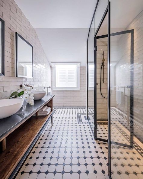 Olde English Tiles™ on Instagram: “This award winning bathroom by @detailbydaviniasutton in a 1900s era home manages to look both traditional and modern at the same time by…” Modern Victorian Bathroom, Black And White Bathroom Floor, English Tiles, Black Tile Bathrooms, Black And White Tiles Bathroom, White Bathroom Tiles, Victorian Bathroom, Black And White Tiles, Classic Bathroom