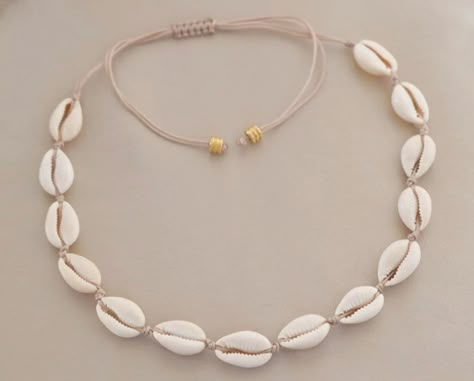 Shell Necklacecowrie Shell Necklacereal Natural Shells - Etsy Canada Cowrie Shell Jewelry, Cowrie Shell Necklace, Beachy Jewelry, Preppy Jewelry, Shell Choker, Seashell Jewelry, Gold Armband, Jewelry Accessories Ideas, Seashell Necklace