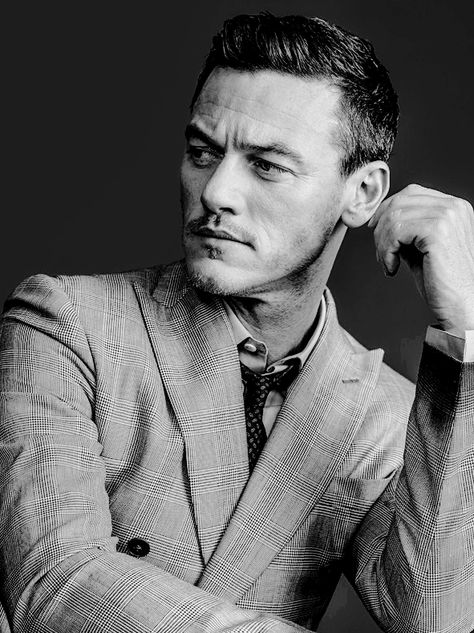 Luke Evans Black And White, Know Myself, Luke Evans, Actor Model, I Don T Know, Percy Jackson, Right Hand, That Way, Men's Blazer