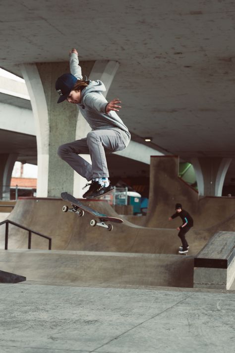 Aesthetic Skate, Riding Skateboard, Kick Flip, Selective Focus Photography, Ryan Sheckler, The Best Aesthetic, Skateboard Ramps, Skate Fits, Skateboard Park