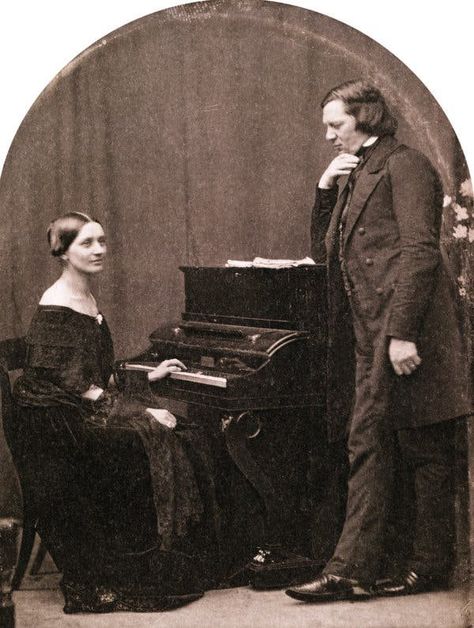 Romantic Composers, Robert Schumann, Classical Music Composers, Famous Composers, Classical Musicians, Band Pictures, Music Composers, Aretha Franklin, Music Performance