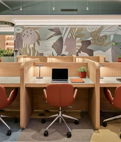 Open Coworking Space, Communal Working Space, Shared Workspace Design, Coworking Table Design, Innovative Office Space, 2023 Office Trends, Open Office Design Workspaces Interiors, Small Coworking Space Design, We Work Office Design