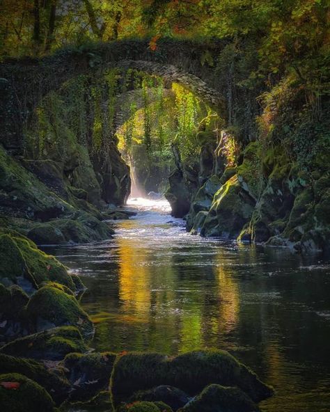 Beauty in all things... on Tumblr Wales Snowdonia, Roman Bridge, Snowdonia National Park, Water Aesthetic, Snowdonia, North Wales, Uk Travel, Beautiful Buildings, Wales England