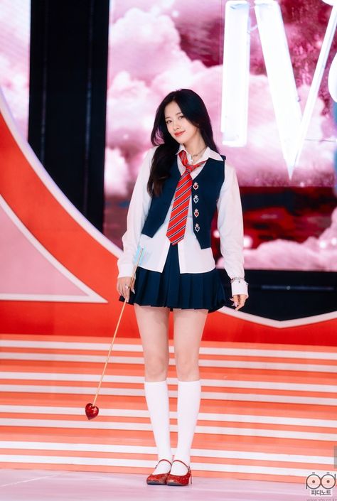 IVE pics on Twitter: "SBS PD Note update with YUJIN… " Love Dive, Ive Yujin, School Skirt, Kpop Outfits, Stage Outfits, Korean Outfits, New Wardrobe, Night Outfits, Fashion Drawing