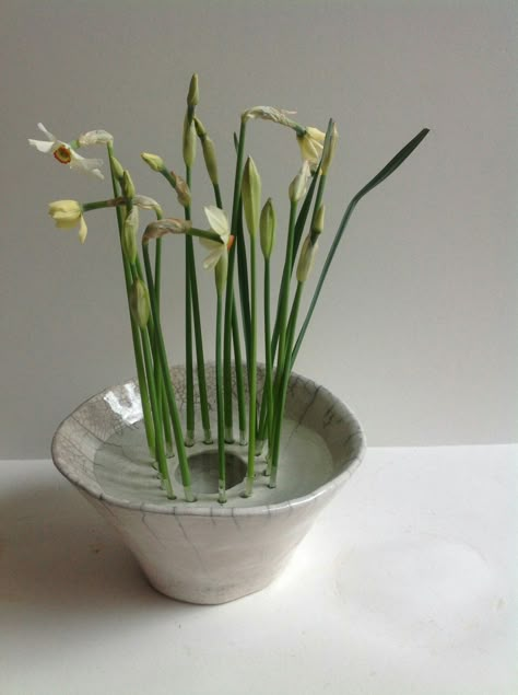 Ikebana Vase, 귀여운 음식 그림, Pottery Lessons, Ikebana Vases, Pottery Painting Designs, Pottery Handbuilding, Clay Vase, Pottery Inspo, Vase Shapes