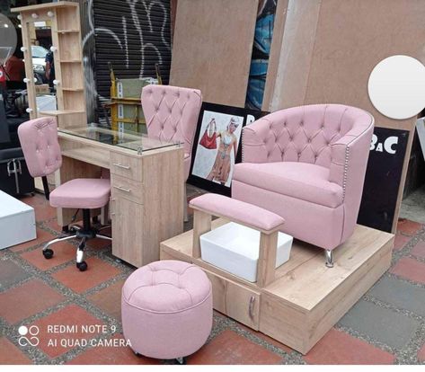 Pedicure Chair Ideas Small Spaces, Pedicure Station Ideas Diy, Nail Suite Decor Ideas, Nail Salon Decor Ideas Interior Design, Nail Shop Decor Ideas, Small Nail Room Ideas, Nail Spa Interior Design, Nails Room Ideas Salons, Pedicure Station Ideas