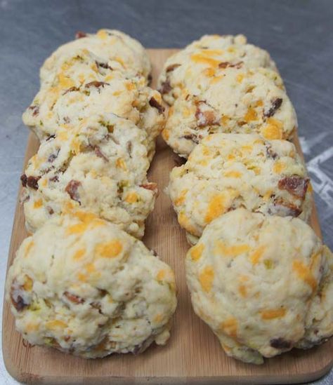 Bacon Cheddar Jalapeno Scones Jalapeno Scones, Yogurt Melts, Strawberry Scones, Cheese Scones, Jalapeno Cheese, Scones Ingredients, Savory Scones, Stuffed Jalapenos With Bacon, Jalapeno Cheddar