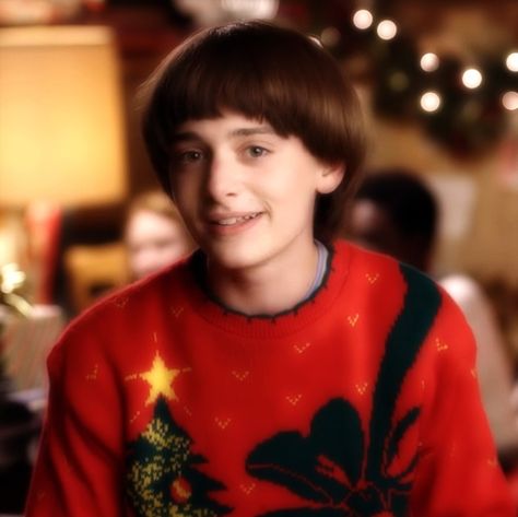 stranger things christmas matching icon profile pictures will byers Stranger Things Christmas, Noah Schnapp, Will Byers, Stranger Things, Christmas