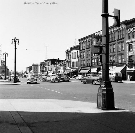 Hamilton Ohio, Greenwood Cemetery, Butler County, Vintage Photo, Cn Tower, Cemetery, Old Photos, Vintage Photos, Lamp Post