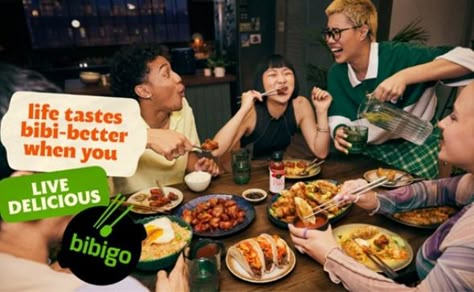 CJ CheilJedang, the country's largest food firm, launched a new slogan “Live delicious” for its traditional Korean food brand Bibigo in countries around the world including the United States, China, Japan and Thailand, the company said Wednesday. If CJ had aimed to strengthen ties with consumers with its previous slogan “A meal with sincerity,” it now plans to focus on interacting with young consumers with its new slogan. Kfc Photography, Restaurant Creatives, Food Creative Ads, Ads Photography, Traditional Korean Food, Restaurant Ads, Food Campaign, Restaurant Ad, Restaurant Poster