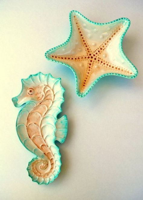 Cottage Home Decor, Cottage Home, Slab Pottery, Sea Horse, Seahorses, Ceramics Pottery Art, Pottery Sculpture, Ceramics Projects, Sea Star