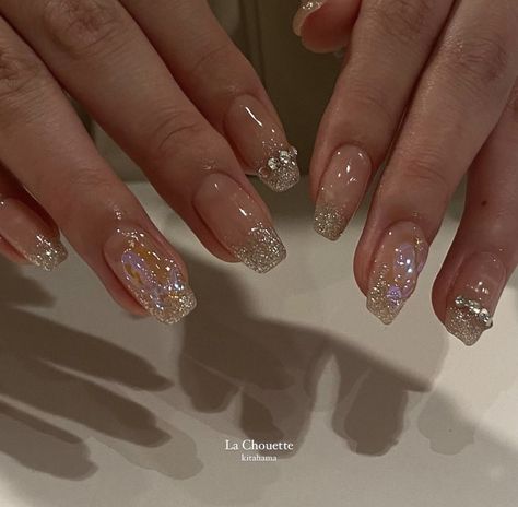 Korean Nails With Gems, Glass Glitter Nails, Korean Wedding Nails, Korean Glitter Nails, Korean Glass Nails, Golden Nails, Asian Nails, Hello Nails, Gel Nails Diy