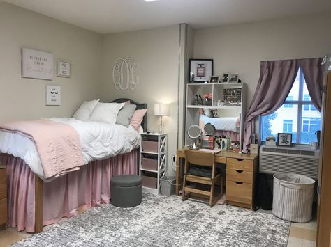 My dorm room at Belmont University!! Belmont University Dorm, Budget Dorm Room, Amazing Beds, Single Dorm Room, Diy Dorm Room, University Room, College Apartment Diy, Bohemian Bedrooms, Dorm Room Decorating Ideas