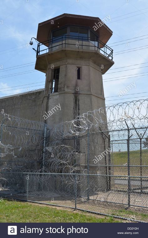 Prison Tower, Prison Drawings, Guard Tower, Abandoned Prisons, Adidas Art, Black Art Tattoo, Purple Quotes, Chicano Style Tattoo, Prison Guard