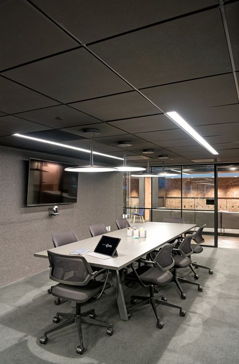 Unity San Francisco Meeting Room Design Office, Cool Dorm, Baffle Ceiling, Company Headquarters, Meeting Room Design, Office Party Decorations, Modern Office Space, Ceiling Grid, Office Meeting Room