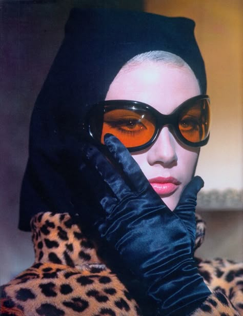 MARISA MEL as Eva Kant in the stunning DANGER DIABOLIK (1968)  (from Switched On : Women who revolutionized style in the 60's by David Wills 2017) (please follow minkshmink on pinterest) #sixties #sixtiesfashion #matisamel #dangerdiabolik 60s Femme Fatale, Danger Diabolik, Mario Bava, Mob Wife, Claudia Schiffer, I'm With The Band, Retro Mode, Diabolik, Naomi Campbell