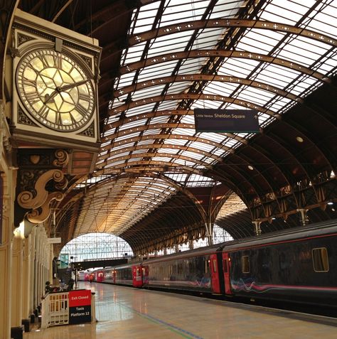 After hearing about it, reading about it, seeing it on film, nothing compares to actually being there in person to hear its sounds, feel its vibe. London Train Station, London Station, London Paddington Station, Train Station Clock, London Paddington, Paddington Station, Train Station Architecture, London Landmarks, Old Trains