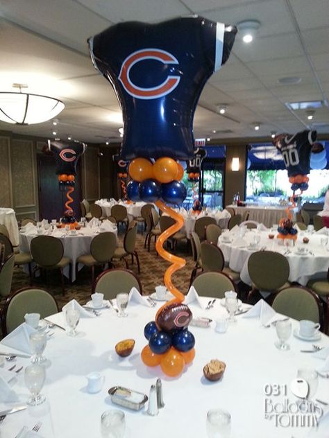 Chicago Bears themed centerpieces | Balloons by Tommy | #balloonsbytommy Traditional Table Decor, Football Baby Shower Theme, Centerpieces Balloons, Nfl Party, Superbowl Party Decorations, Themed Centerpieces, Mitzvah Decor, Football Baby Shower, Shower Balloons