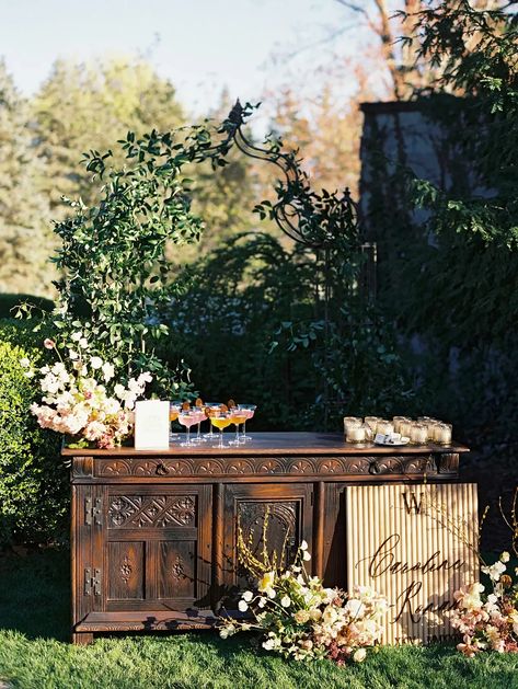 Outdoor cocktail hour setup for spring wedding editorial shoot at Greencrest Manor. Get inspired by more elegant wedding reception ideas, elegant wedding reception decorations, and elegant wedding reception centerpieces. Book Arielle for your Greencrest Manor wedding or Michigan wedding photography at ariellepeters.com! Farm Wedding Cocktail Hour, Backyard Wedding Bartender, Wedding Bar Aesthetic, Outdoor Wedding Bar Setup, Fun Wedding Cocktail Hour Ideas, Outdoor Wedding Cocktail Hour Decor, Cocktail Wedding Reception Decorations, Drink Table Wedding, Cocktail Hour Decor Wedding