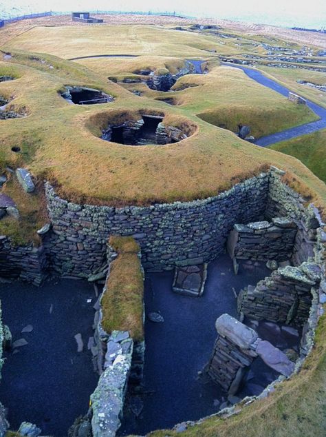 Stone Building, Shetland Islands, Voyage Europe, The Ruins, Scotland Travel, Archaeological Site, Abandoned Places, Places Around The World, Travel Bucket List