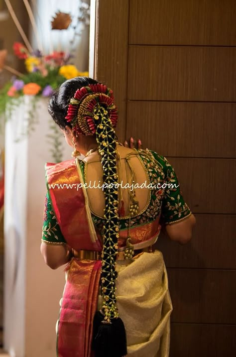 Bridal Hairstyles For Engagement, Bridal Hairstyles For Wedding, Colorful Saree, Hairstyles For Engagement, Concert Hairstyle, South Indian Bridal Hairstyles, Bridal Hairstyle For Reception, Indian Bridal Hairstyle, Saree Hairstyle