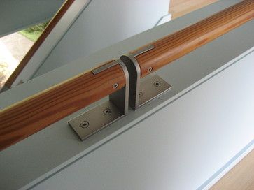 Handrail Hardware, Handrail Detail, Handrail Design, Staircase Handrail, Steel Handrail, Handrail Brackets, Japanese Home Decor, Stair Handrail, Staircase Railings