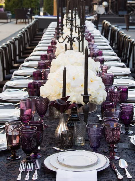 Dark moody wedding color palette decor tablescape Black And Dark Purple Wedding Theme, Dark Purple Themed Wedding, Purple Black Wedding Theme, Reverse Wedding Colors, Dark Purple Wedding Decorations, Wedding Dark Color Schemes, Black And Purple Themed Wedding, Dark Glam Wedding, Dark Wedding Aesthetic Decor