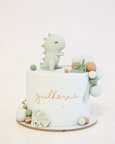 Dino Birthday Ideas, Baby Shower Dinosaur Cake, Dino Cake Ideas, Dinosaur Cake For Boys, Birthday Cake Baby Boy, Baby Dinosaur Cake, Dinosaur Cakes For Boys, Cute Dinosaur Cake, Cake Dino