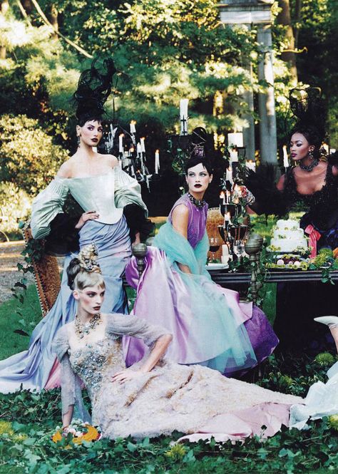 Vogue, December 1996  Photographed by Steven Meisel Elsa Benitez, Jerry Hall, Jean Shrimpton, Carolyn Murphy, Fairytale Fashion, Vogue Us, Steven Meisel, 1990s Fashion, Linda Evangelista