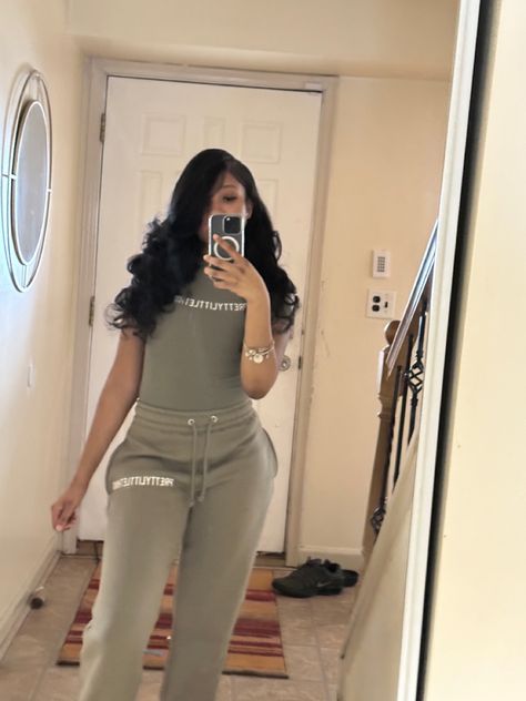 Plt Bodysuit And Joggers Outfit, Prettylittlething Sweatpants Outfit, Pretty Little Thing Sweatpants Outfit, Pretty Little Thing Outfits Sweatpants, Plt Sweatpants Outfit, Pretty Little Thing Set, Bodysuit And Sweatpants Outfit, Cute Outfits Baddie, Prettylittlething Outfits