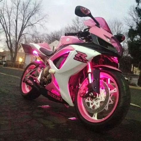 Pink GSXR, found on facebook Pink Motorcycle, Power Woman, Zombieland Saga, Image Moto, Custom Sport Bikes, Crotch Rocket, Motorcycle Aesthetic, Woman Power, Pretty Bike