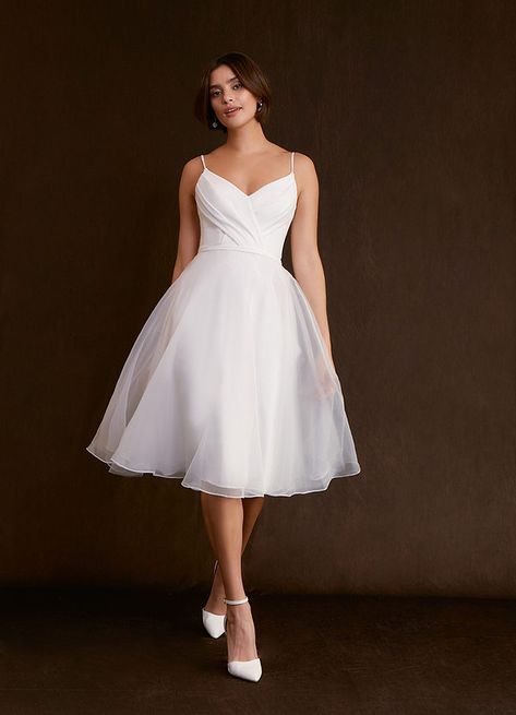 Reception Dress Knee Length, Spring Wedding Dress Short, Short White Dress Elegant, Curvy Satin Wedding Dress, Bridal Dance Dress, Rehearsal Dinner Dress Curvy, Dresses For Courthouse Wedding, Casual Backyard Wedding Dress Simple, Wedding Second Look Dress