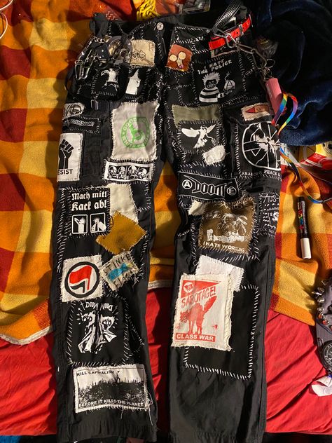 Crust pants in the making Pins On Pants, Diy Crust Pants, Patch Jeans Punk, Crust Pants Patches, Crust Pants Ideas, Crust Pants Punk, Crust Skirt, Patch Pants Ideas, Punk Pants Diy