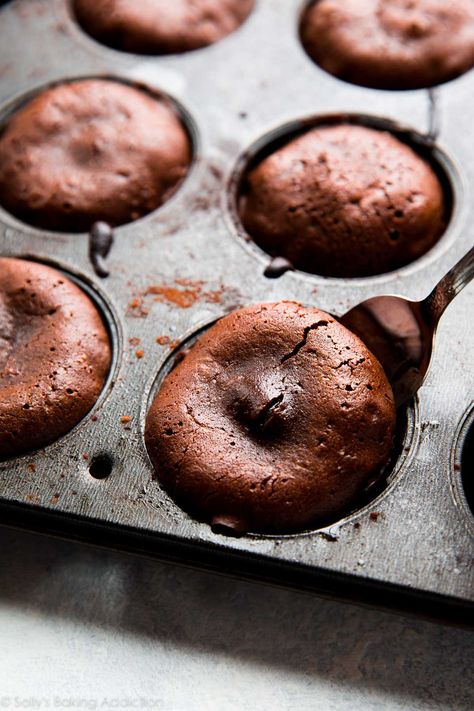 Muffin Tin Lava Cake, Chocolate Lava Cake Muffin Tin, Chocolate Lava Muffins, Lava Cake Recipe Muffin Tin, Lava Cupcakes Easy, Lava Cakes In Muffin Tins, Easy Lava Cake Recipe, Chocolate Lava Cake Easy, Choc Lava Cake