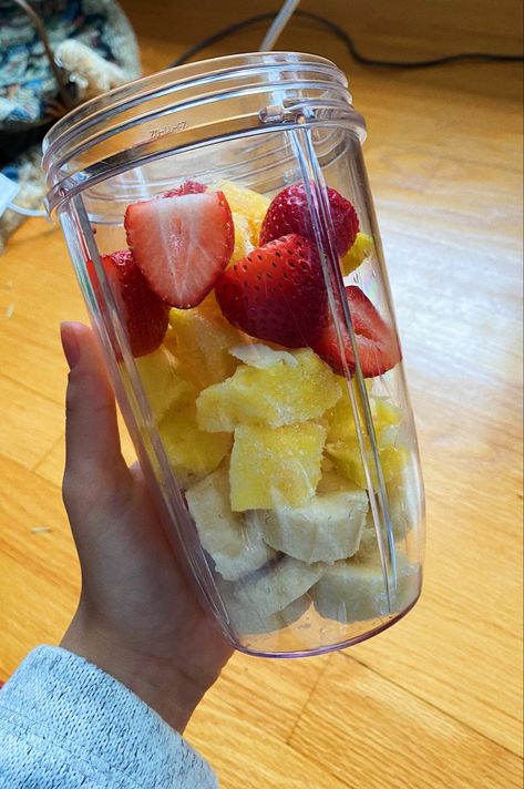 Smoothie Blender Aesthetic, Smoothie Asethic, Smoothie Asthetic Picture, Healthy Drinks Aesthetic, Smoothies Aesthetic, Smoothie Pictures, Smoothie Photo, Aesthetic Smoothie, Juice Ideas